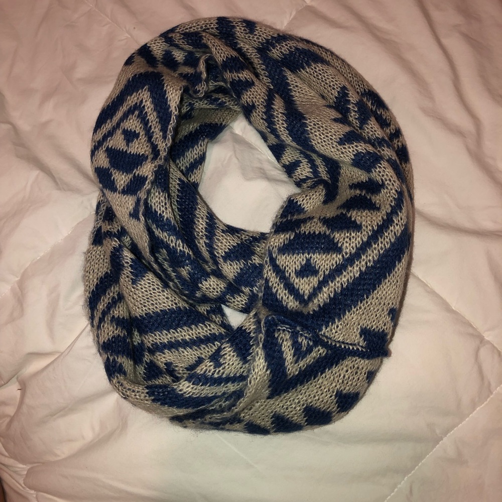 gap infinity scarf